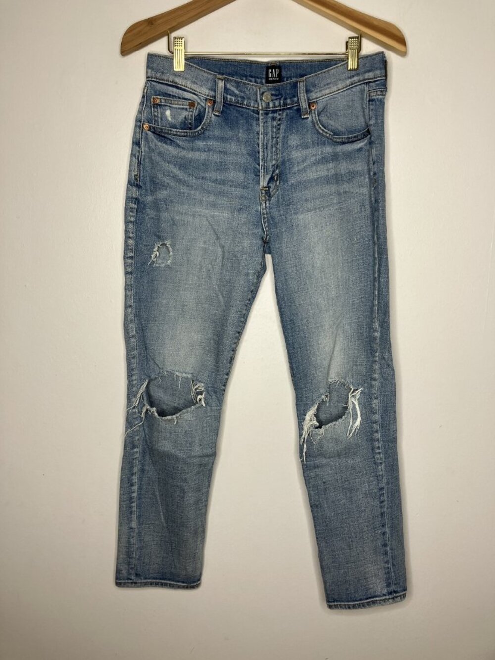 GAP Distressed Ripped Boyfriend Jeans Women's Size 27 Light Wash Denim Stretch